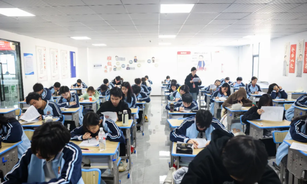 【单招逆袭指南】26级单招政策全面解读！长沙新华单招班助你弯道超车！